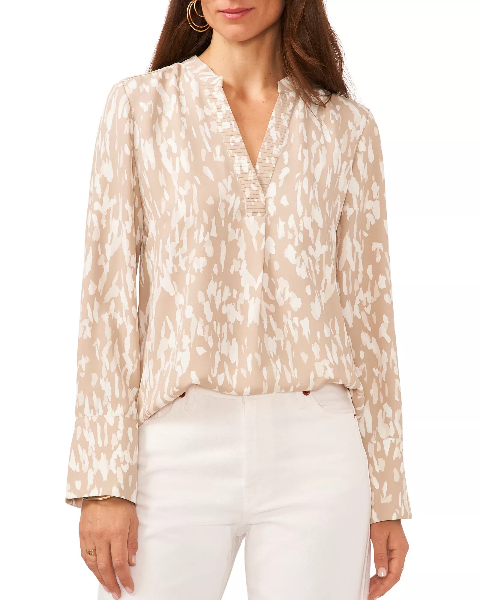 Vince Camuto ヴィンス Wide V-Neck Blouse with Shirring レディース